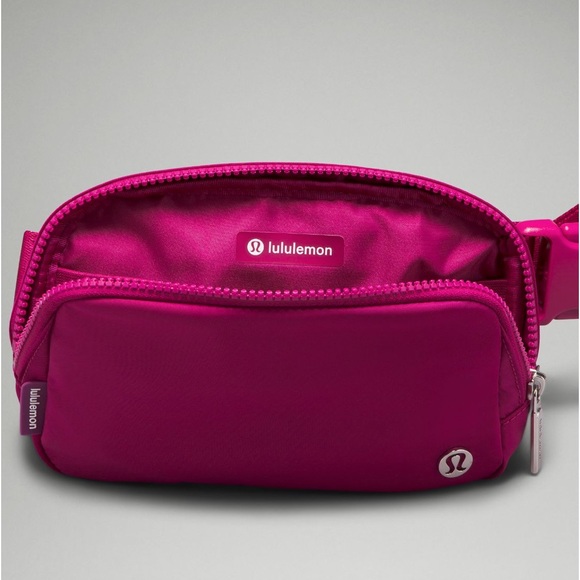 NWT Lululemon Everywhere Belt Bag Wild Berry - Picture 9 of 9